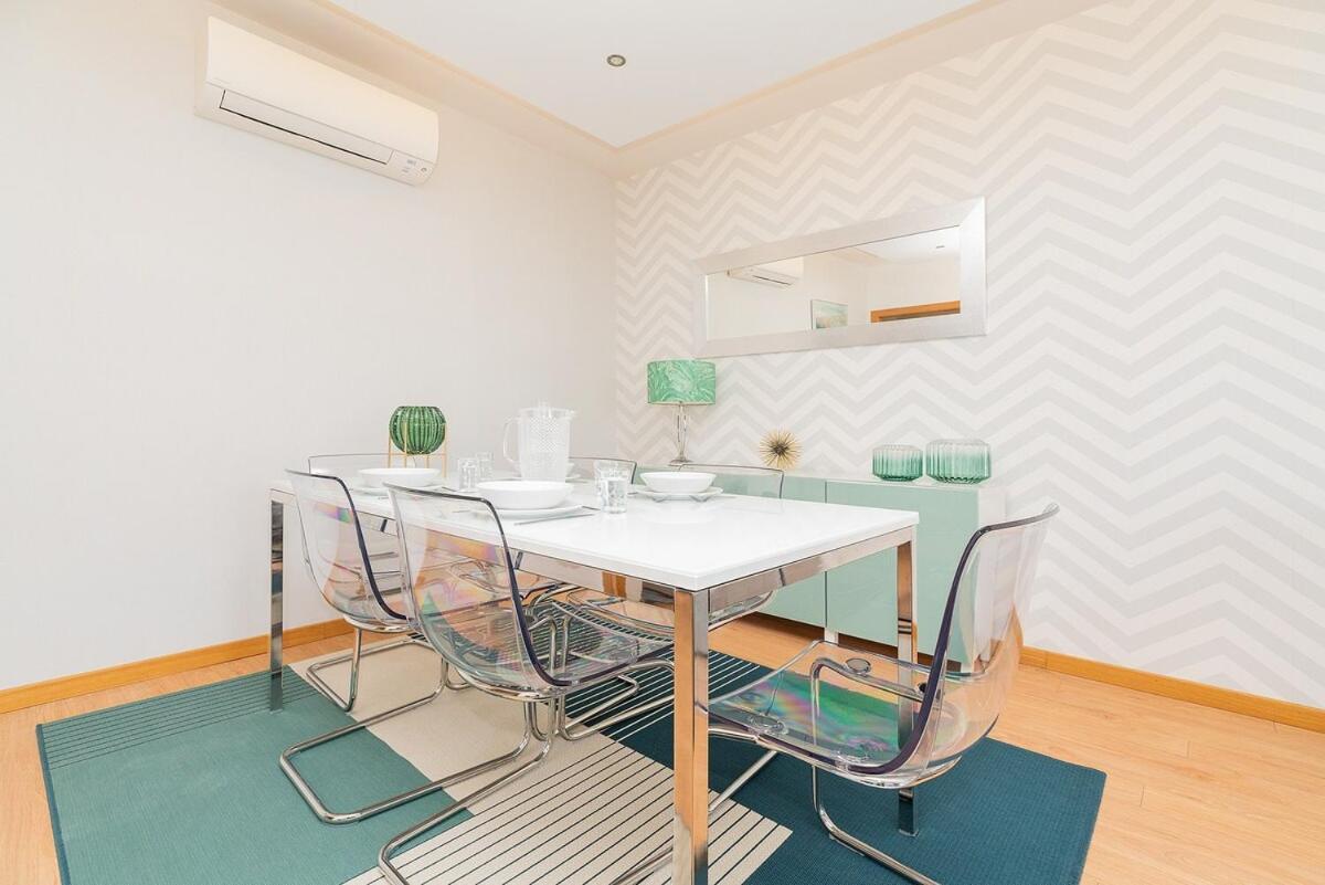 Modern Deco Apartment With Balcony Lisbona Esterno foto